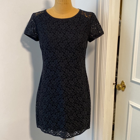 Aritiza Talula black lace short sleeve dress US S - Picture 3 of 7